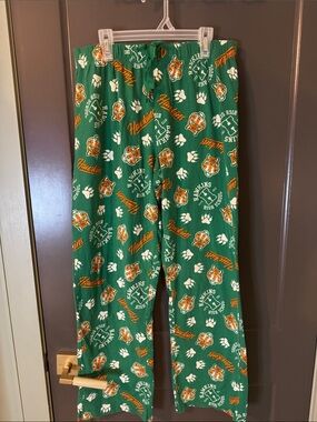 Netflix Stranger Things, Hawkins High lounge pants, men’s medium in size